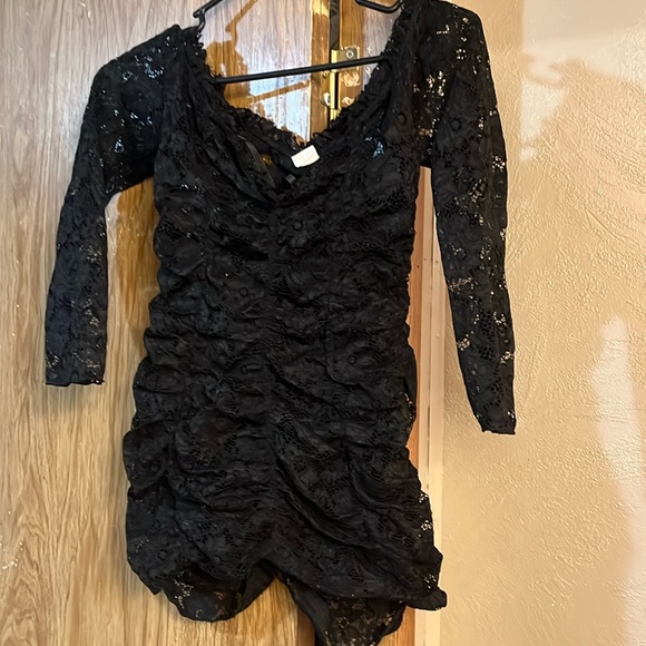 Size M - Picture 1 of 1